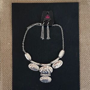 paparazzi Silver Hammered Disc Statement Necklace with Tassel Earrings